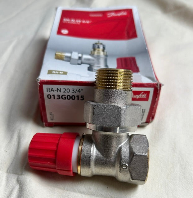 Corps de vanne thermostatique d'équerre à préréglage intégré