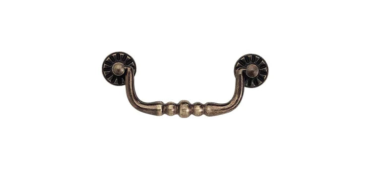 Poignée de meuble Régence, zamak marron patiné, entraxe 96 mm