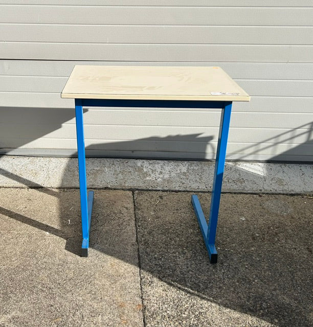 Table scolaire 1 place L.70 x P. 50 X H.76
