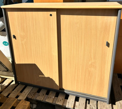 Armoire de bureau basse à portes coulissantes H.104xL.120x47