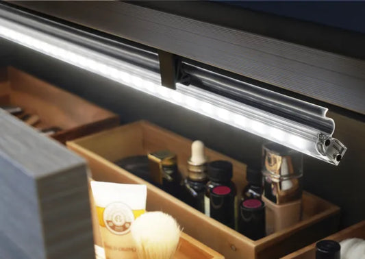 Eclairage pour meuble Neo 1 X 2.4W LED , Larg.69cm sur batterie